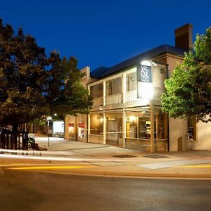 Cobb & Co Court Boutique Hotel